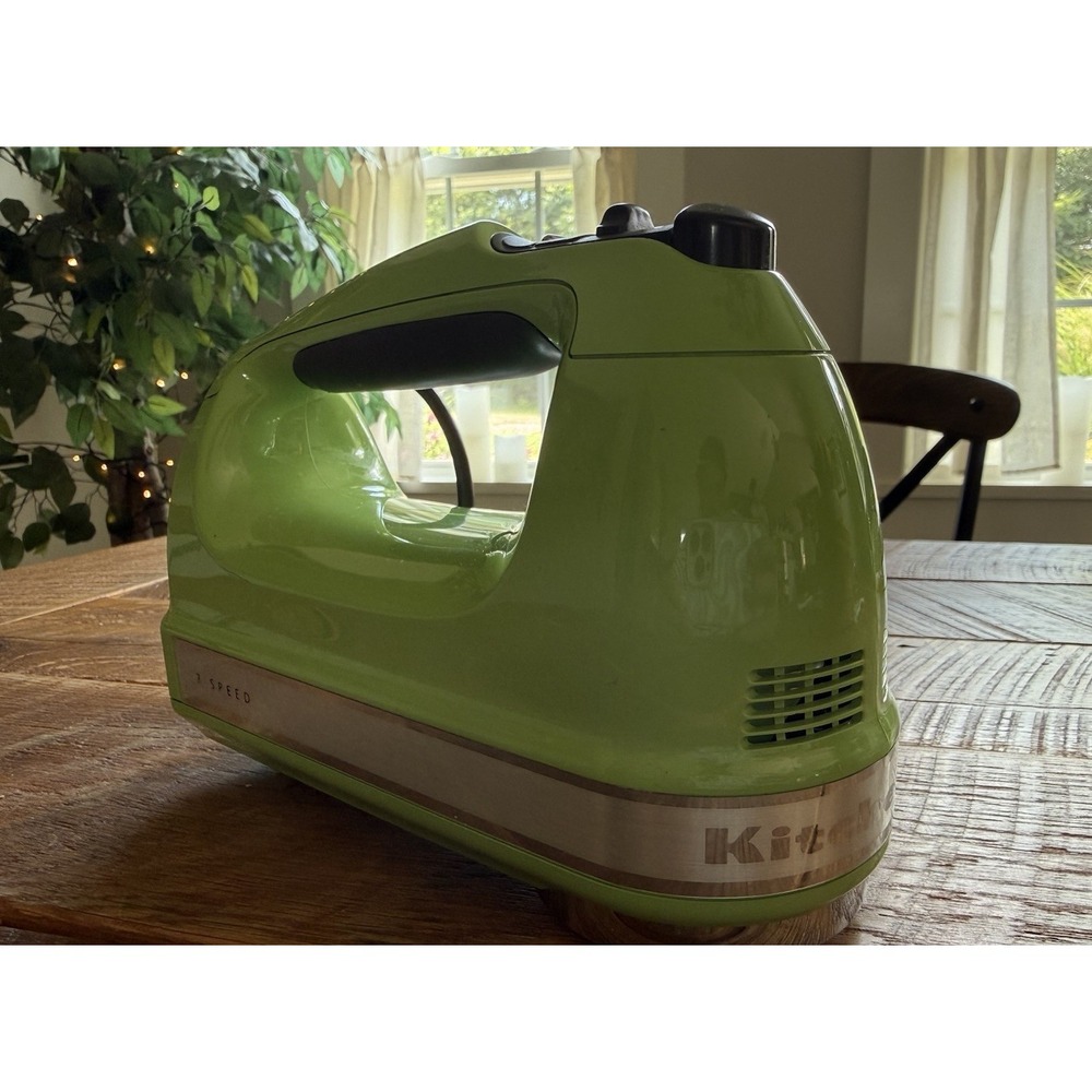 Kitchen Aid Hand Mixer Candy Apple Green 7 Speed Model KHM7211QGAO No Beaters - Picture 7 of 9